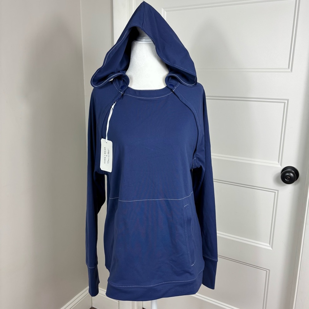 NWT Care + Wear‎ x Oscar dela Renta Chest Port Access Hoodie Size M